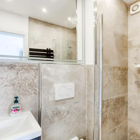 Appartement Alluring Holiday In With Garden